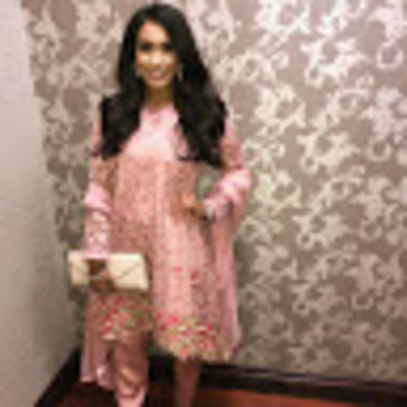 Meet your Posher, Safa - Picture 1 of 1